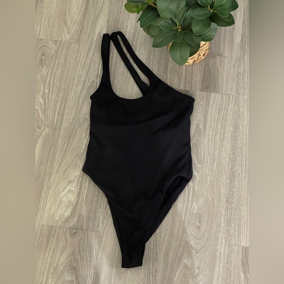 L*Space Ribbed Phoebe One Piece Swimsuit - Picture 5 of 10